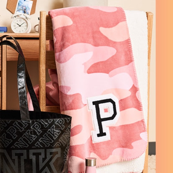 PINK Victoria's Secret Accessories - Victoria Secret Pink Soft Sherpa Blanket NWT